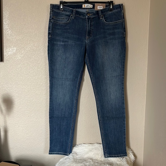 Carhartt Denim - BNWT Carhartt slim fit sz 16R